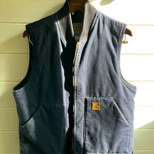 Men’s Large Carhartt Vest.